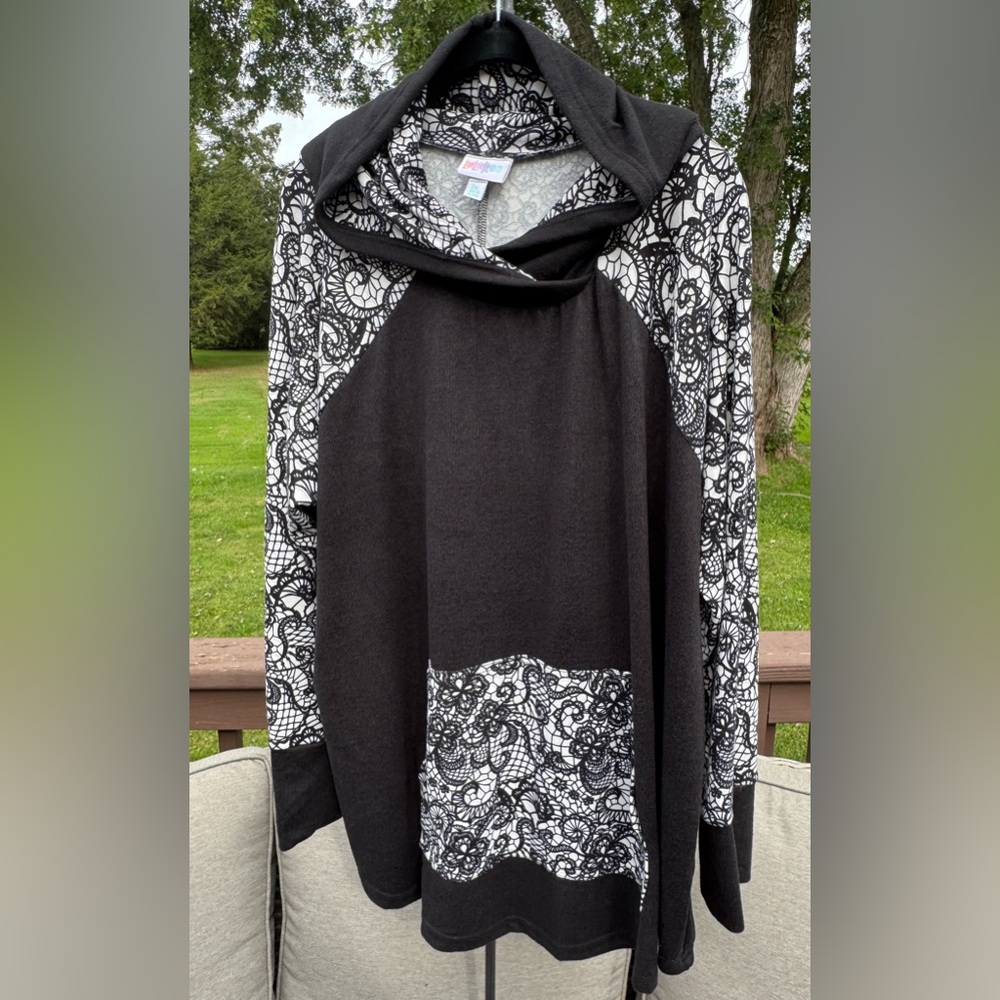 LuLaRoe Black and White Lace Pattern Hoodie - 2XL